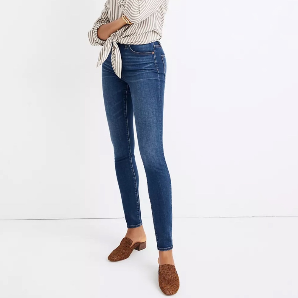 BRAND NEW Petite Curvy High-Rise Skinny Jeans in Hayes Wash BRAND NEW